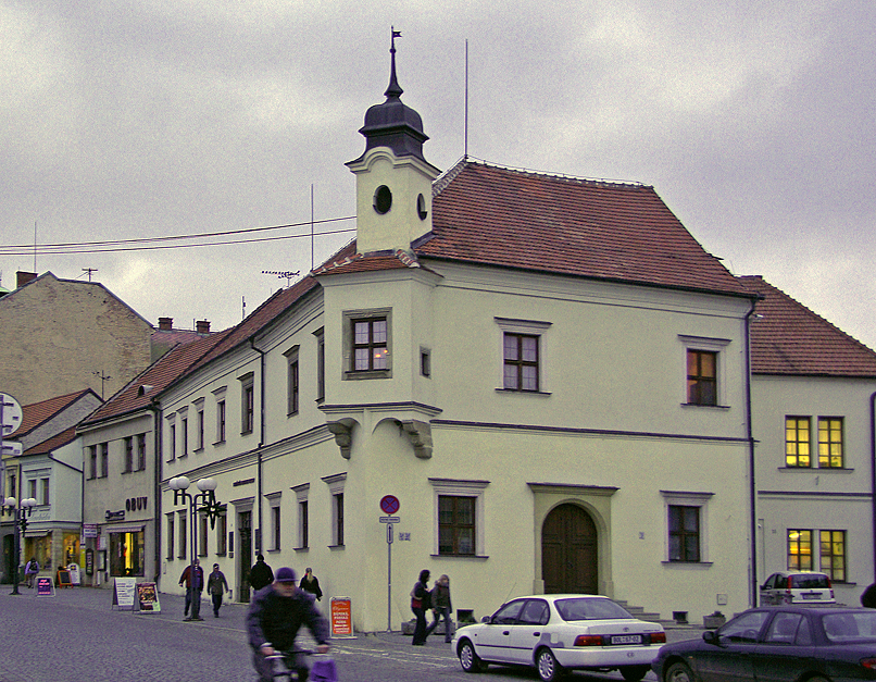 現在のイヴァンチッツェ旧市庁舎